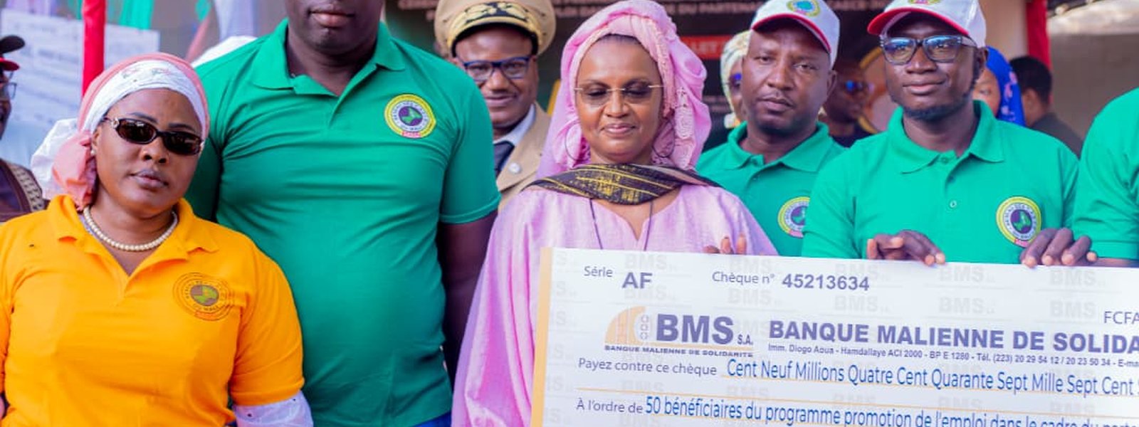 LA CEREMONIE DE REMISE DES PREMIERS FINANCEMENTS A 50 BENEFICIAIRES DU PROGRAMME DE PROMOTION DE L’EMPLOI DANS LE CADRE DU PARTENARIAT ANPE-CAECE JIGISEME